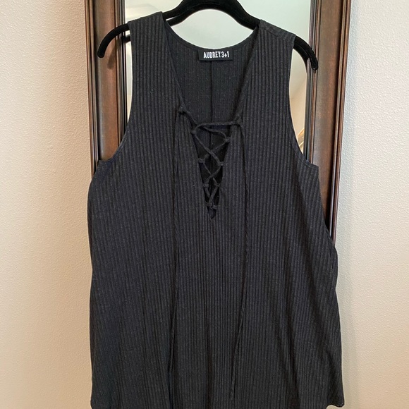 Sleeveless dress - Picture 1 of 4